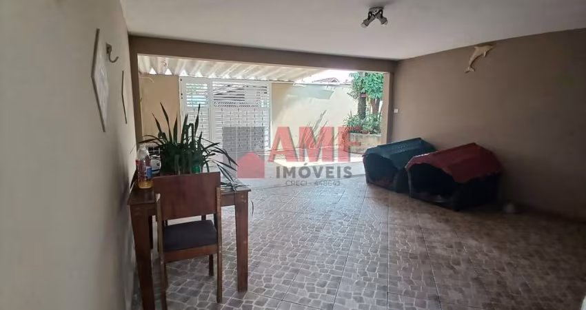 Casa a 400 metros da praia no Maracanã