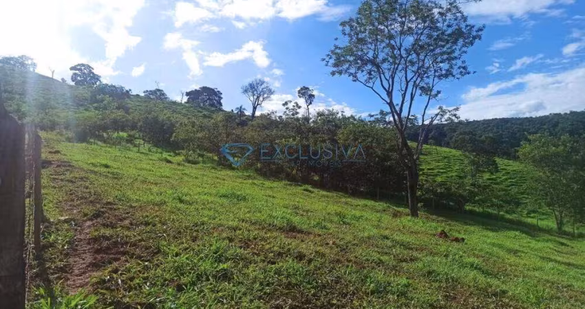 Sítio para Venda em Taquaraçu de Minas, Área Rural, 3 dormitórios, 2 banheiros, 5 vagas
