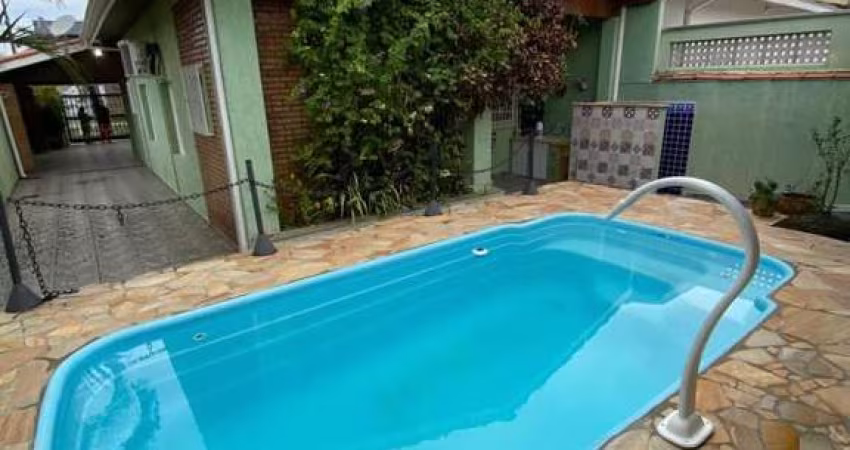 Casa para Venda em Caraguatatuba, Jardim Nomar, 3 dormitórios, 1 suíte, 1 banheiro, 4 vagas
