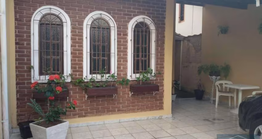 Casa para Venda em Caraguatatuba, Loteamento Recreio Juqueriquerê, 2 dormitórios, 1 suíte, 2 banheiros, 2 vagas