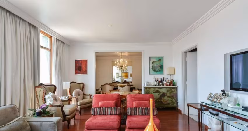 Apartamento tipo para venda com 3 quartos, sendo 1 suíte, 193m²