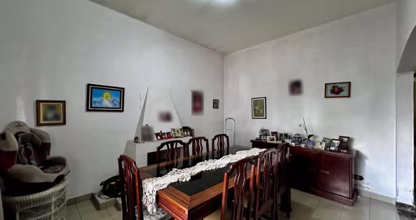 Casa tipo para venda com 4 quartos, sendo 2 suítes, 316m²