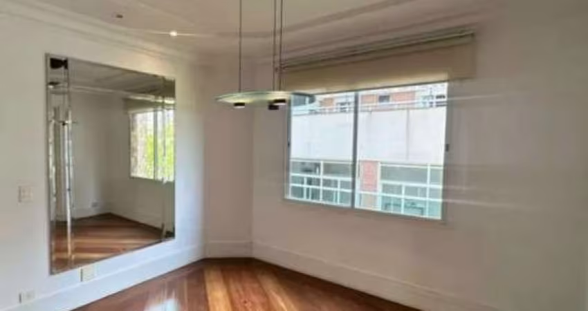 Lindo Apartamento em Vila Andrade com 213m²