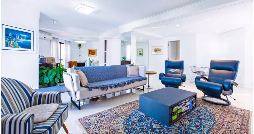 Apartamento na Chácara Klabin com 230m², 4 suítes, 4 vagas.