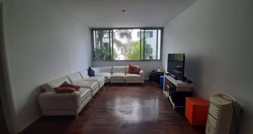 Apartamento na Vila nova Conceição com 128m², 3 quartos, 1 suíte, 1 vaga.