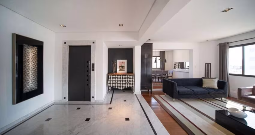 Cobertura em Indianópolis com 364m², 4 quartos, 3 suítes, 5 vagas.