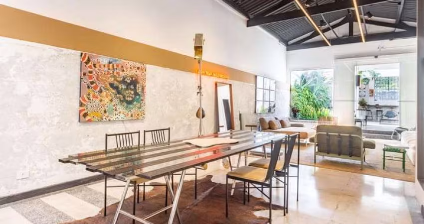 Casa à Venda com 400m² e 2 vagas!!!