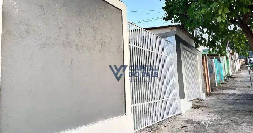 Casa com 3 dormitórios, 146 m² - venda por R$ 650.000,00 ou aluguel por R$ 4.560,00/mês - Vila Maria - São José dos Campos/SP
