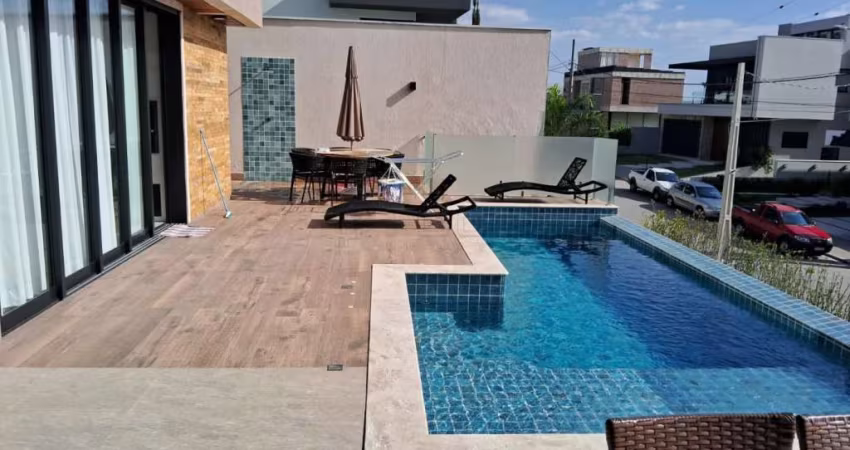 Sobrado ALTO PADRÃO no Condomino JAGUARY com 5 suítes Piscina  Lareira  Vista livre para a Serrra