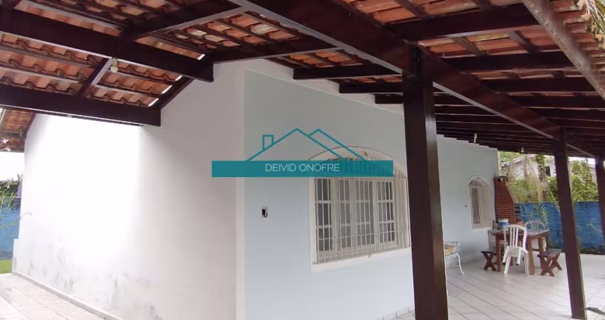 Casa a venda no Bairro Massaguaçu com piscina.
