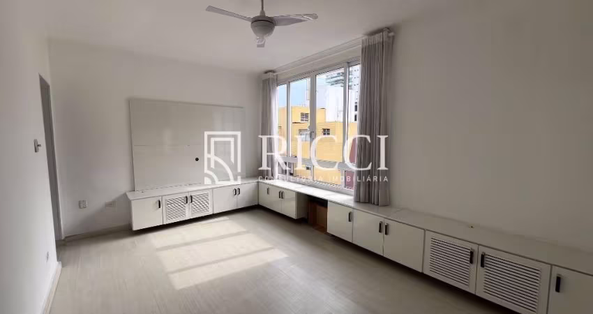 Apartamento à venda no Gonzaga, Santos-SP: 1 quarto, 1 suíte, sala, 1 vaga, 50m² de área. Venha conferir!