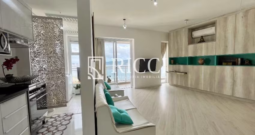 Apartamento à venda na Pompéia, Santos-SP: 1 quarto com  suíte, 1 sala, 2 banheiros, 1 vaga de garagem, 72m² à beira mar.