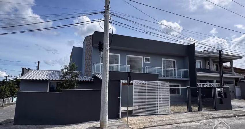 Sobrado Geminado Esquina à venda no Vila Nova