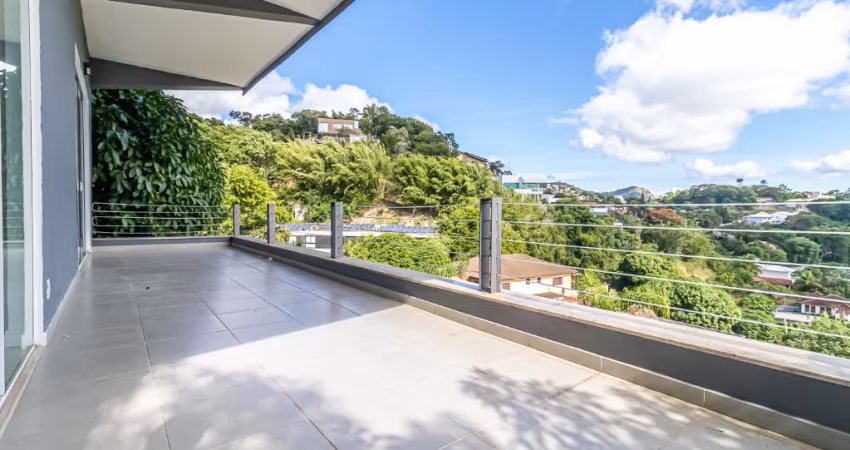 Casa à Venda em Niterói - 436m² no Condomínio Ubá Independência, 3 Andares, 4 Suítes, Vista para o Verde e Terreno de 1.500m²