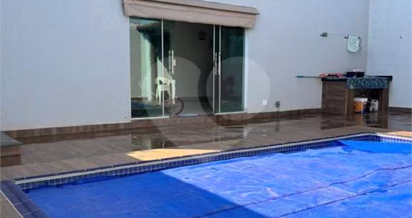 Sobrado com 3 quartos à venda em Loteamento Residencial América - GO
