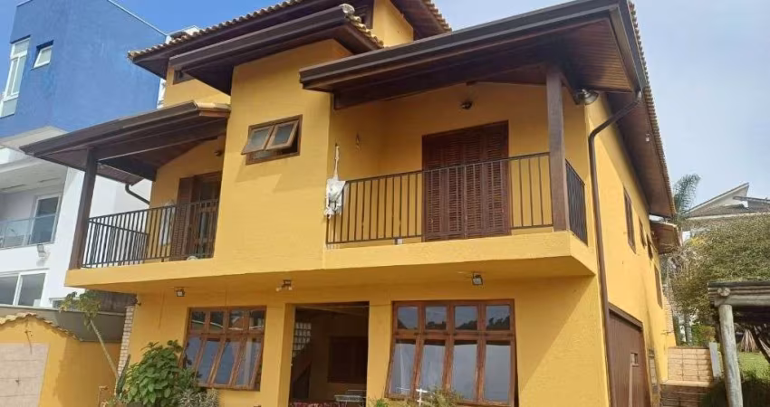 Casa com 3 dormitórios à venda, 282 m² por R$ 1.690. - Parque dos Lagos - Mogi das Cruzes/SP