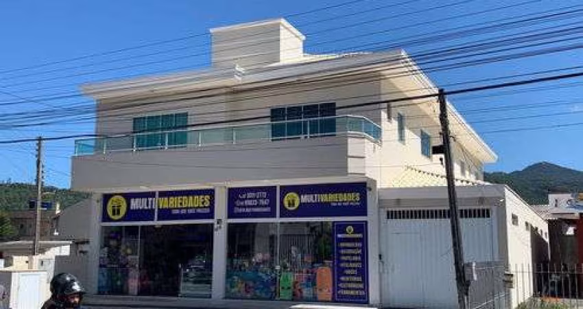 Casa para Venda no bairro Cedros em Camboriú, 3 quartos sendo 1 suíte, 5 vagas, 684 m² de área total, 387 m² privativos,