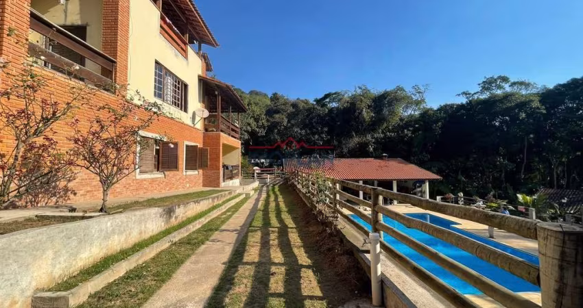 Chácara  à venda com 4 Dormitórios 4 suítes com 390 m² com piscina em ótima loca