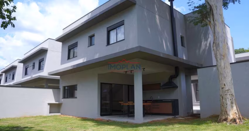 Casa decorada e mobiliada - Condomínio Fechado em Atibaia