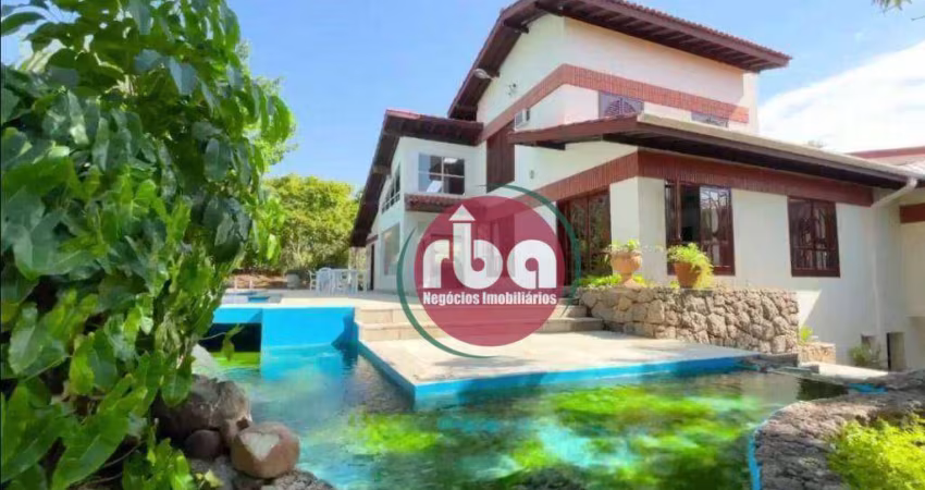 Belíssima casa com maravilhoso paisagismo