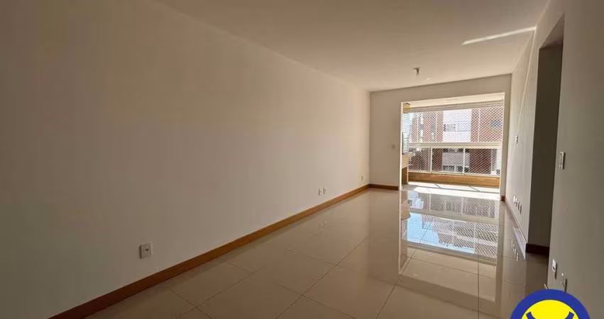 Apartamento com 03 dormitórios no Centro