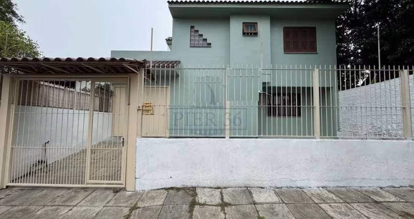 Casa com 3 quartos à venda na Antônio Rosa, 11, Camaquã, Porto Alegre