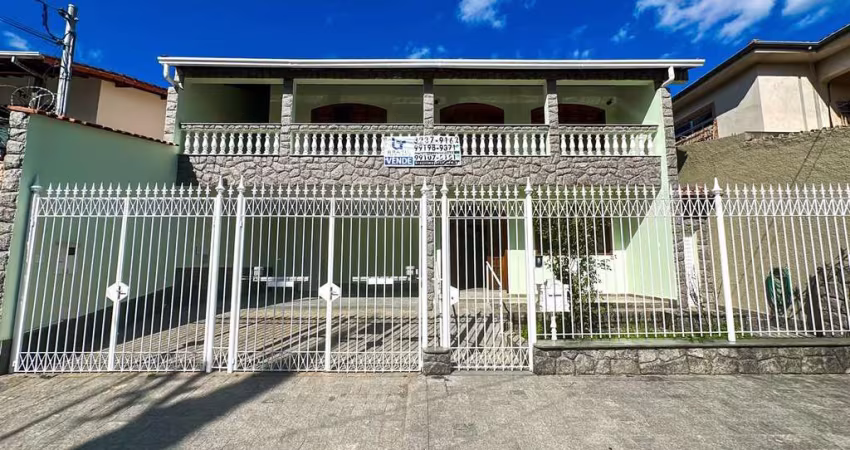 Casa com 06 quartos no Quintas das Avenidas