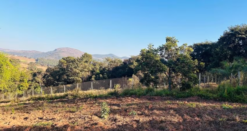 Chácara de 1000 M² em Serra Azul, Mateus Leme.
