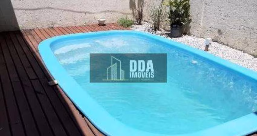 Casa com 2 dorm, 2 bwc, piscina e garagem, no Rio Vermelho.