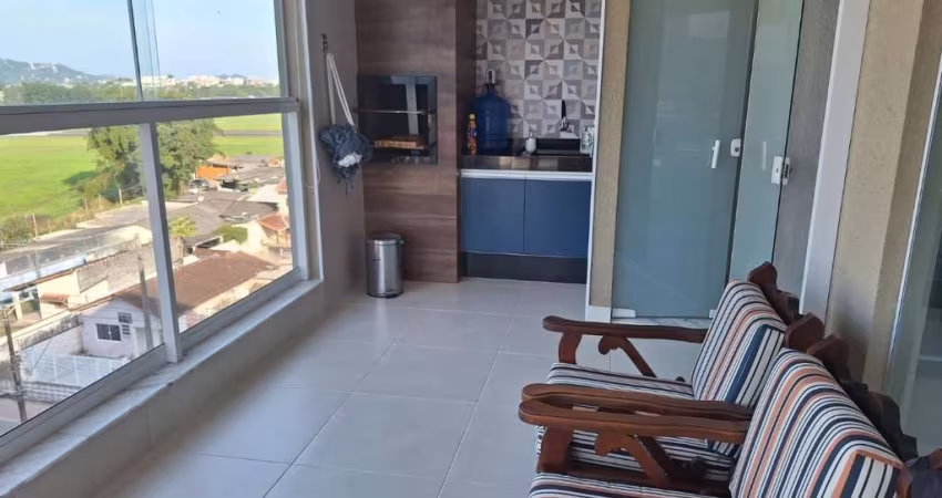 COBERTURA EM PRINCIPAL RUA NO CENTRO DE UBATUBA, COM VISTA DESLUMBRANTE PARA O MAR E A RODA-GIGANDE UBATUBA-SP