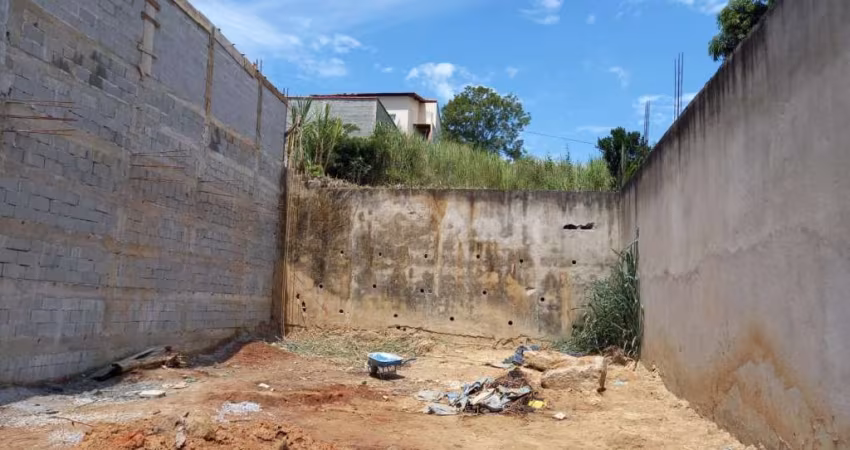 Terreno à venda no Parque das Garças, Volta Redonda 