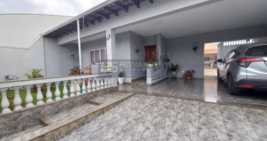 Casa para Venda em Araras, Jardim José Ometto III, 3 dormitórios, 1 suíte, 2 banheiros, 4 vagas