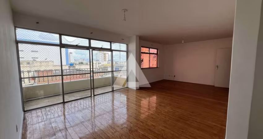Apartamento em Nazaré com 3 quartos e 1 suíte, 163m² à venda por R$ 390.000,00