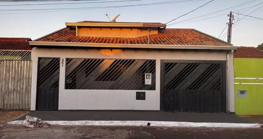 Casa para Venda em Campo Grande, Conjunto Aero Rancho, 3 dormitórios, 1 suíte, 2 banheiros, 2 vagas