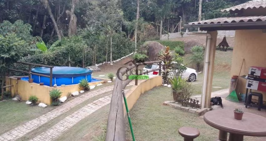 Linda Chácara em condomínio com escritura
