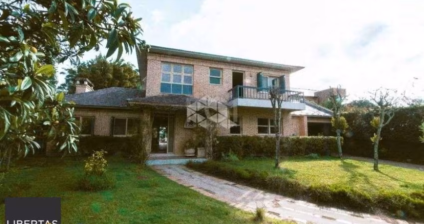 Casa para Venda - 400m², 3 dormitórios, sendo 3 suites, 10 vagas - Arquipélago
