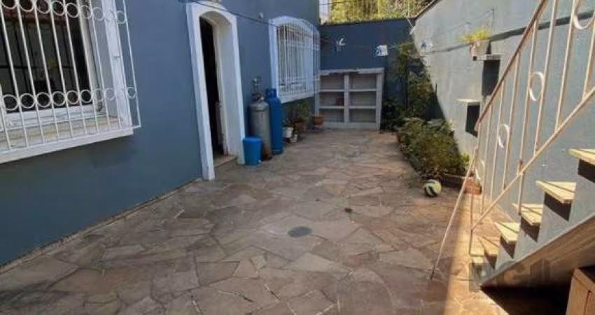 Casa no Teresópolis de 4 dormitórios e 4 vagas
