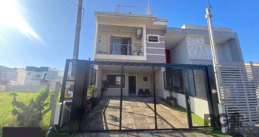 Casa sobrado na Hipica de 3 dormitórios e 2 vagas