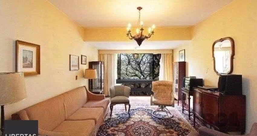 Vende-se amplo apartamento 3 quartos com suíte e 2 vagas no coração do Moinhos d
