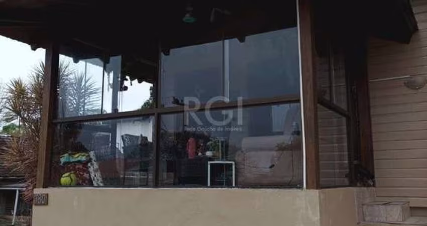 Casa para Venda - 190m², 3 dormitórios, 1 vaga - Teresópolis