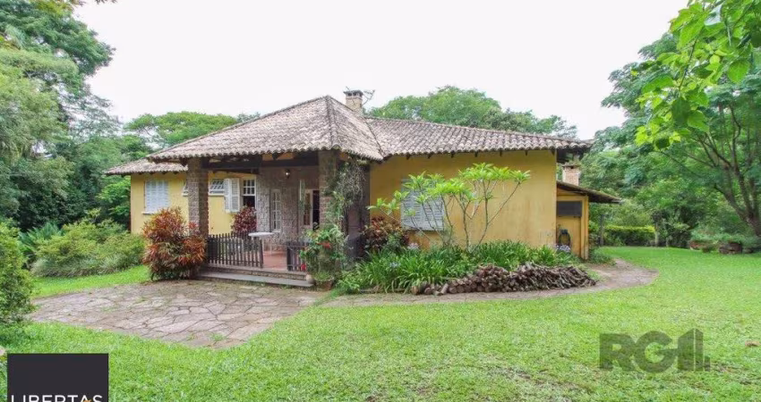 Casa com 3 quartos, suite em terreno com 7.320m² - Belem Velho