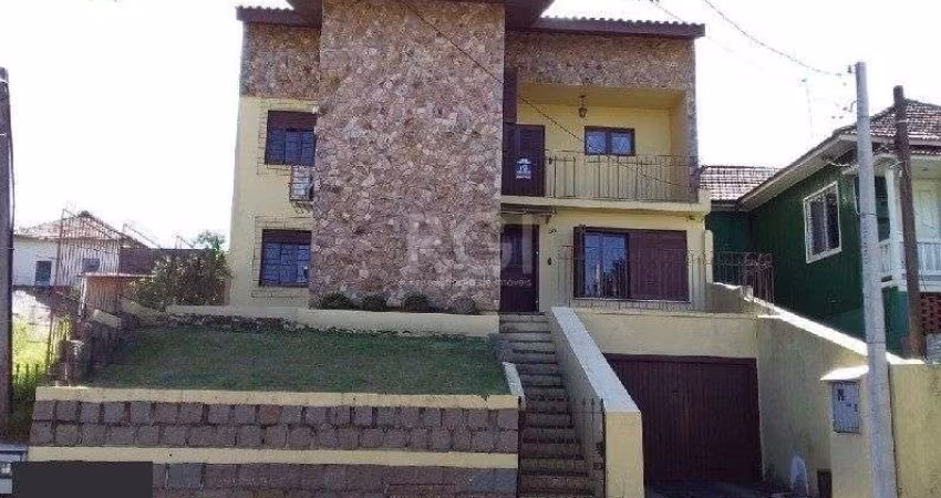 Casa para Venda - 329m², 2 dormitórios, sendo 1 suites, 3 vagas - Vila Ipiranga