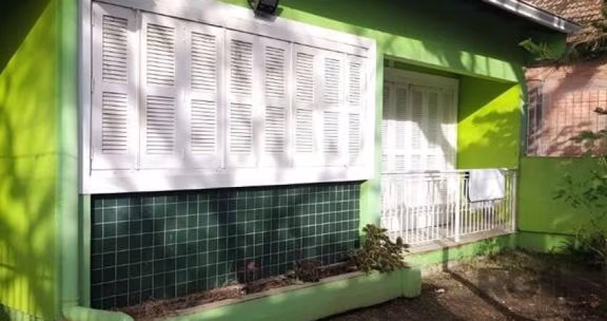Casa de 4 dormitórios no bairro Belém Novo