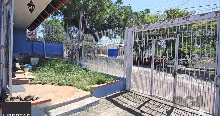 Casa de 3 dormitórios no bairro Partenon