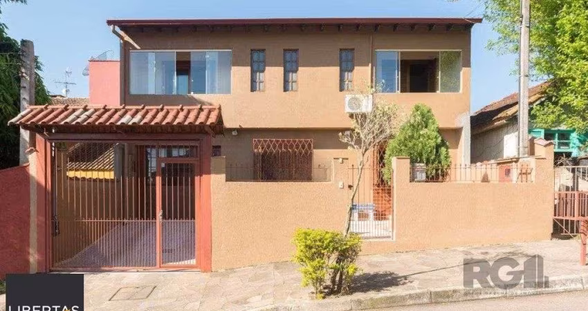 Casa de 4 quartos com 265m², no bairro Cavalhada