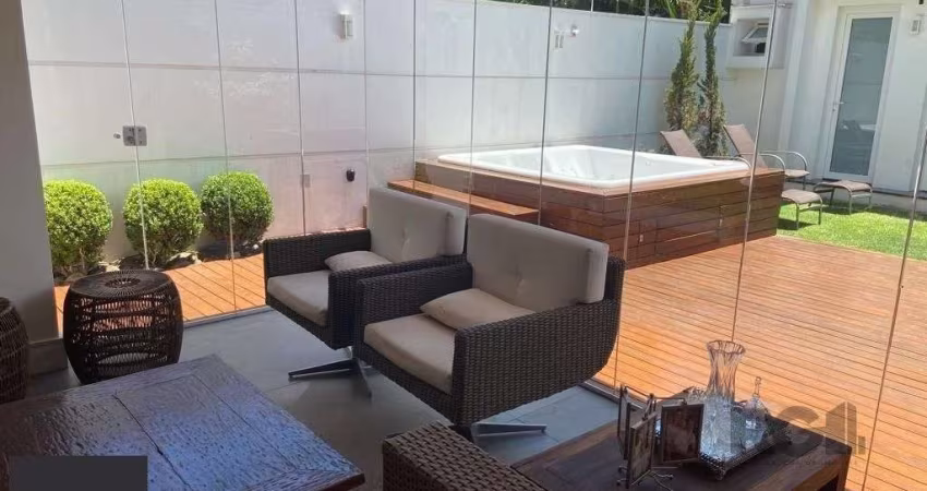 Casa 218m² - 3 dormitórios, 2 vagas no bairro Ipanema