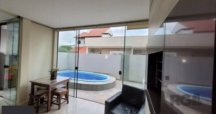 Casa com 3 quartos, 1 suíte, churrasqueira, lareira, 2 vagas de garagem, no bair