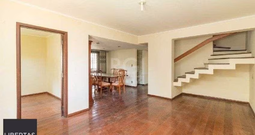 Casa para Venda - 319m², 3 dormitórios, sendo 1 suites, 2 vagas - Vila Ipiranga