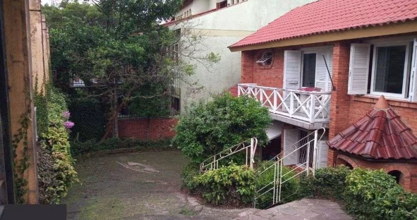 Casa para Venda - 256.87m², 3 dormitórios, sendo 1 suites, 2 vagas - Teresópolis