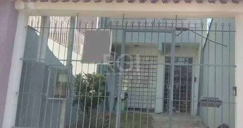 Casa para Venda - 100m², 3 dormitórios, 1 vaga - Menino Deus
